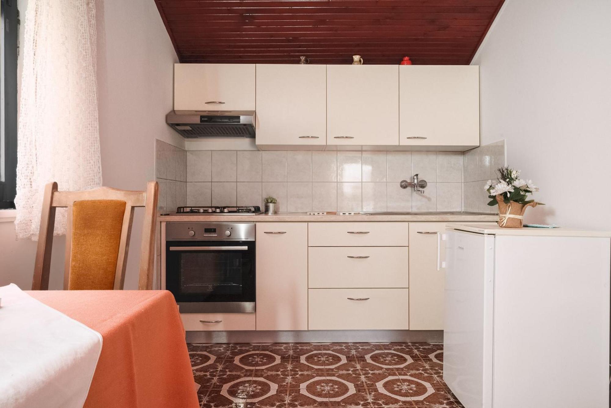 Apartment And Rooms Mrkovic Vodice Exterior photo